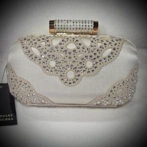 Badgley Mischka NWT Ivory Satin Rhinestone Clutch